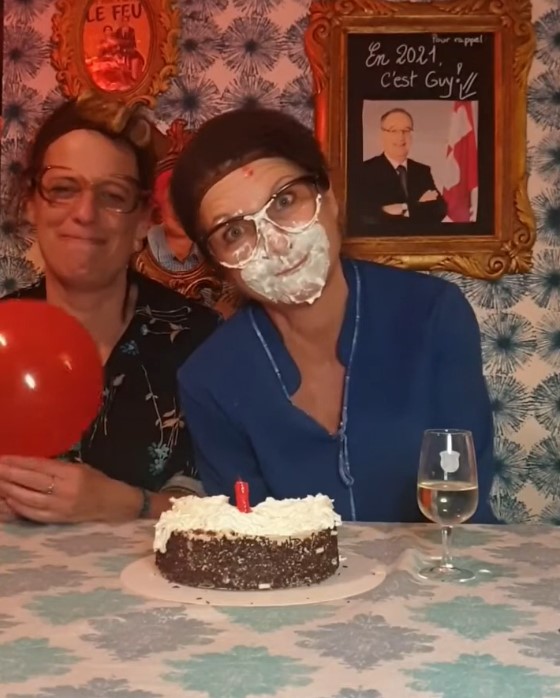 Fou rire, Alain Berset.Sylvie Berney, Sylvie Galuppo, Sylvie Berney-Grobéty, Les sissi's, les sissis, vaud, vaudois, humour, terroir, cerise au kirsch, duo, rap, venoge, jean-villard Gilles, drole, sympa, suisse romande, accent vaudois, retraite humour, aquagym des ainés, coiffeuse bouchère, santé, kirsch, on a de la chance avec le temps, rue des mégères Fou rire, Alain Berset, Sylvie Berney, Sylvie Galuppo, Sylvie Berney-Grobéty, Les sissi's, les sissis, vaud, vaudois, humour, terroir, cerise au kirsch, duo, rap, venoge, jean-villard Gilles, drole, sympa, suisse romande, accent vaudois, retraite humour, aquagym des ainés, coiffeuse bouchère, santé, kirsch, on a de la chance avec le temps, rue des mégères